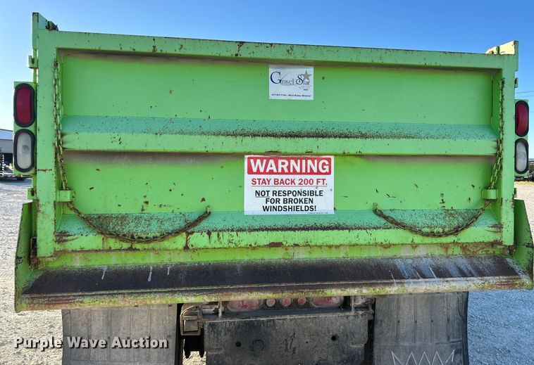 image for item ET3099 2006 Freightliner Business Class M2 dump truck