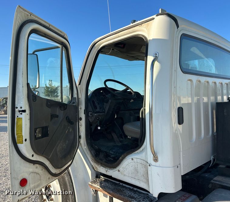 image for item ET3099 2006 Freightliner Business Class M2 dump truck