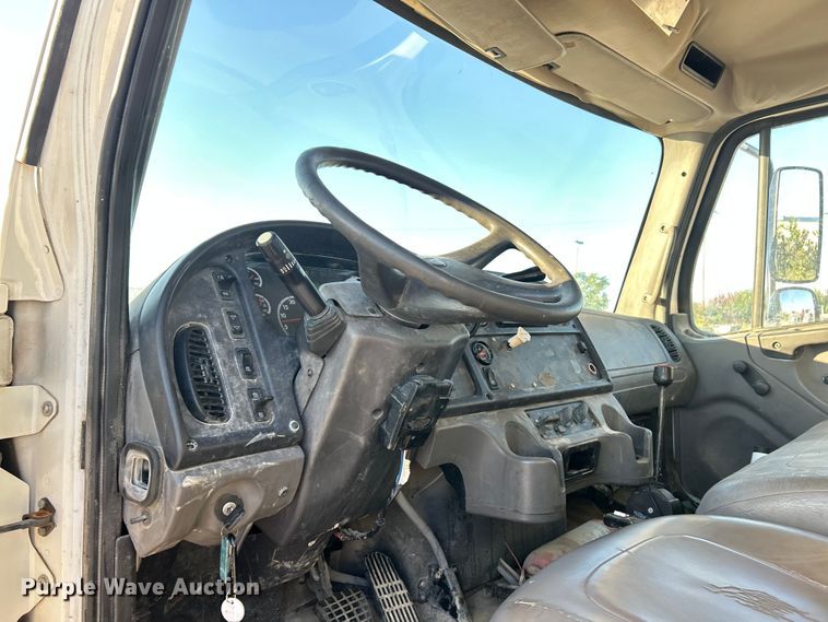 image for item ET3099 2006 Freightliner Business Class M2 dump truck