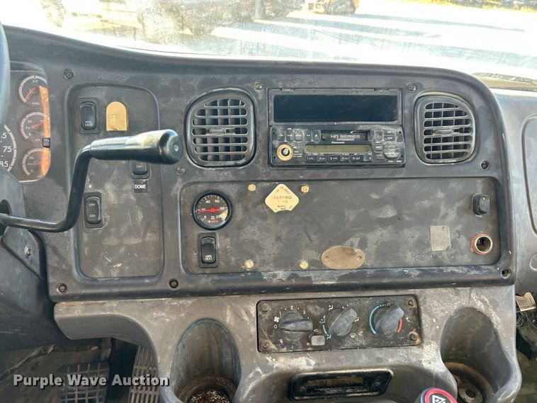 image for item ET3099 2006 Freightliner Business Class M2 dump truck