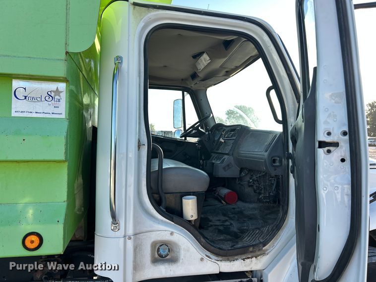image for item ET3099 2006 Freightliner Business Class M2 dump truck