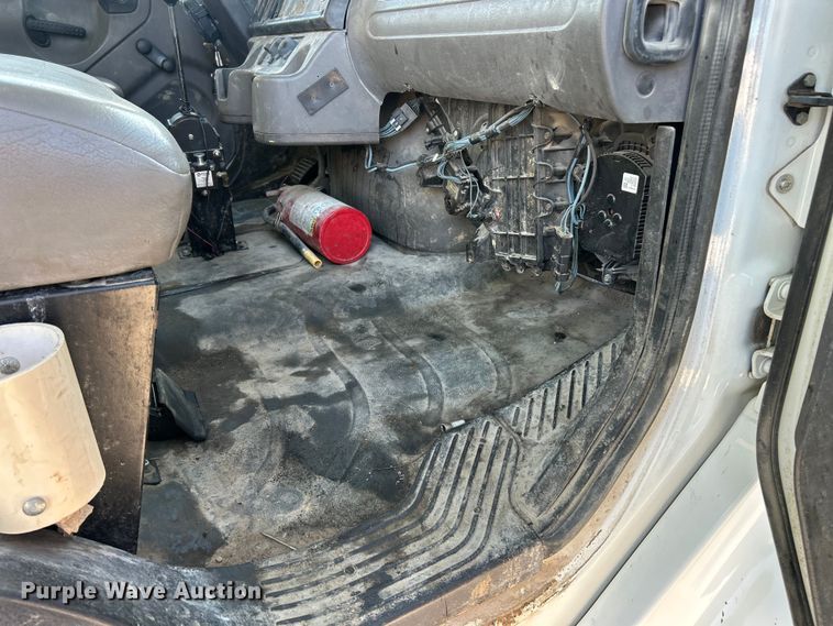 image for item ET3099 2006 Freightliner Business Class M2 dump truck