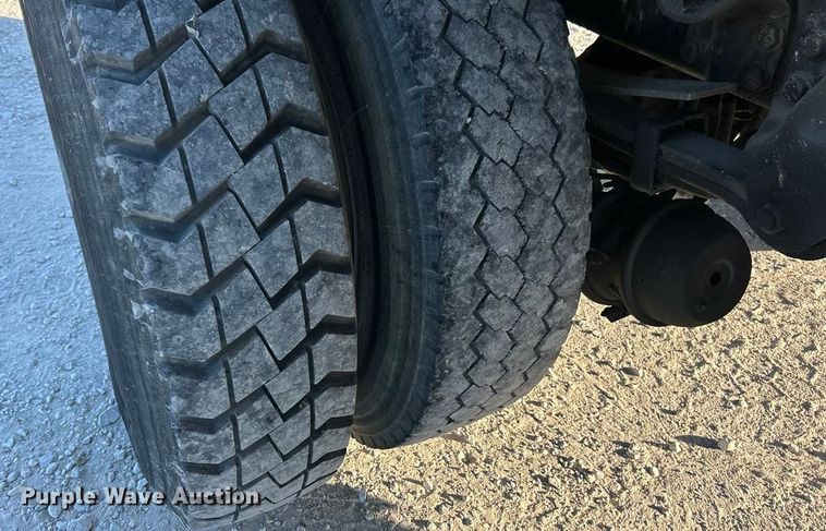 image for item ET3099 2006 Freightliner Business Class M2 dump truck