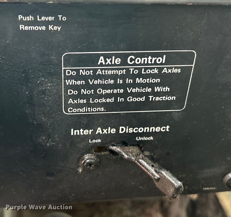 image for item ET3207 1984 Link-Belt HTC-814 crane