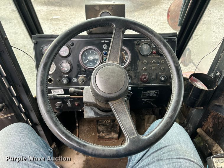 image for item ET3207 1984 Link-Belt HTC-814 crane