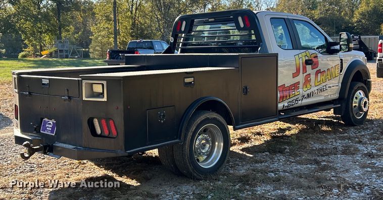image for item ET6502 2018 Ford F450 Super Duty SuperCab flatbed truck