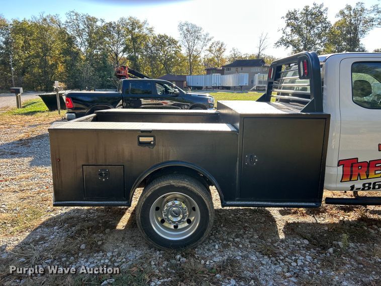 image for item ET6502 2018 Ford F450 Super Duty SuperCab flatbed truck