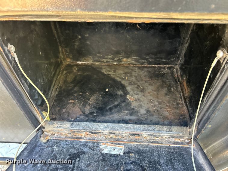 image for item ET6502 2018 Ford F450 Super Duty SuperCab flatbed truck