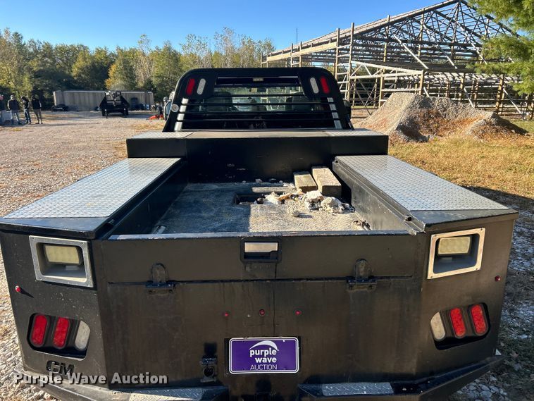 image for item ET6502 2018 Ford F450 Super Duty SuperCab flatbed truck