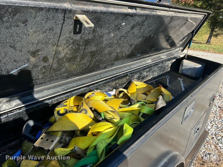 image for item ET6502 2018 Ford F450 Super Duty SuperCab flatbed truck