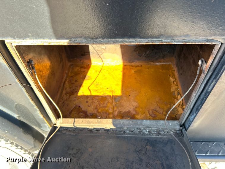 image for item ET6502 2018 Ford F450 Super Duty SuperCab flatbed truck