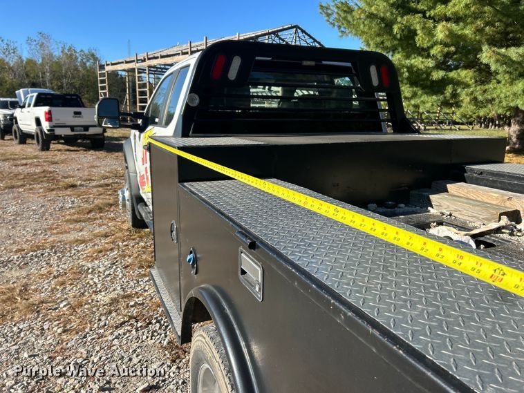 image for item ET6502 2018 Ford F450 Super Duty SuperCab flatbed truck
