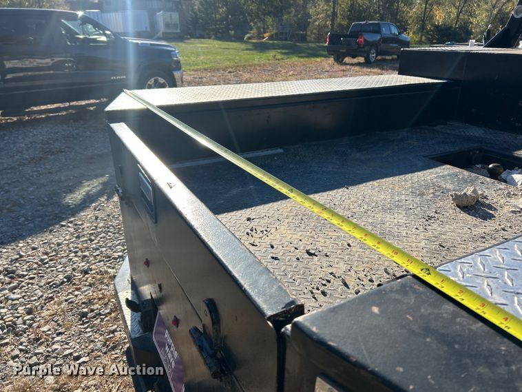 image for item ET6502 2018 Ford F450 Super Duty SuperCab flatbed truck