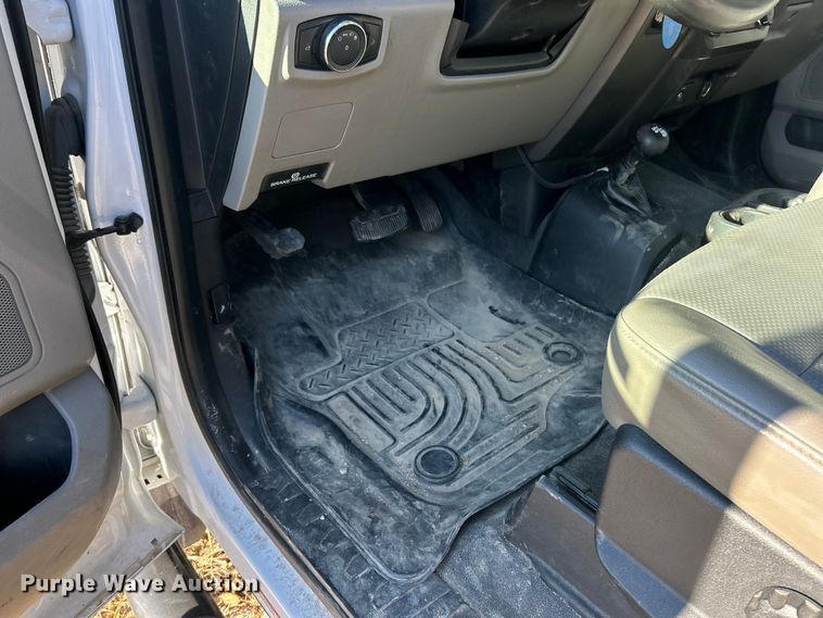 image for item ET6502 2018 Ford F450 Super Duty SuperCab flatbed truck