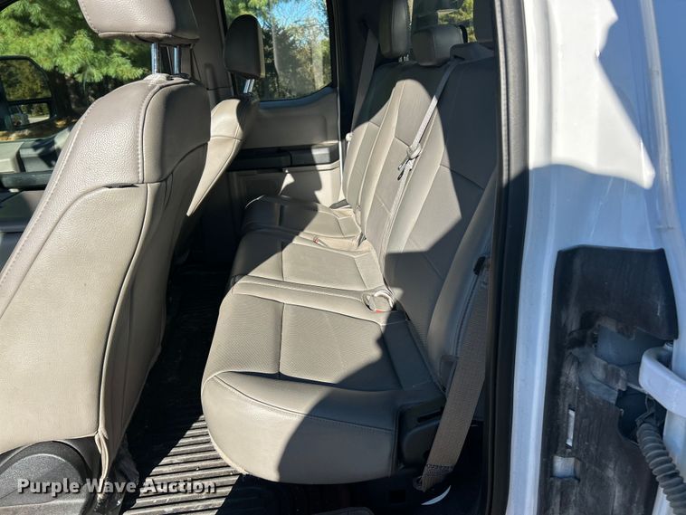 image for item ET6502 2018 Ford F450 Super Duty SuperCab flatbed truck