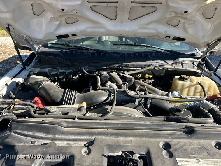 image for item ET6502 2018 Ford F450 Super Duty SuperCab flatbed truck