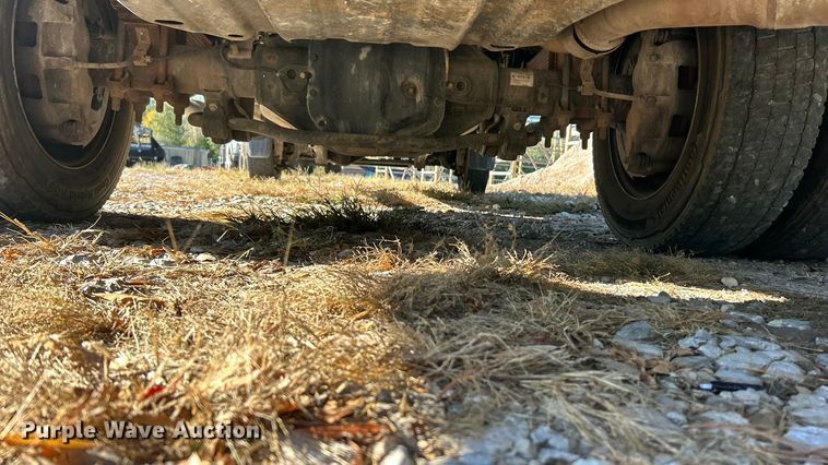 image for item ET6502 2018 Ford F450 Super Duty SuperCab flatbed truck