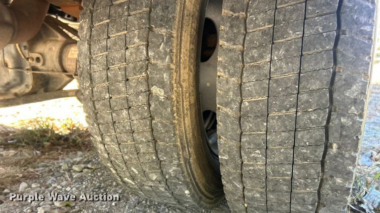 image for item ET6502 2018 Ford F450 Super Duty SuperCab flatbed truck