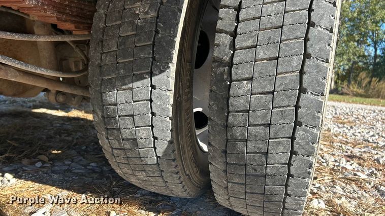 image for item ET6502 2018 Ford F450 Super Duty SuperCab flatbed truck