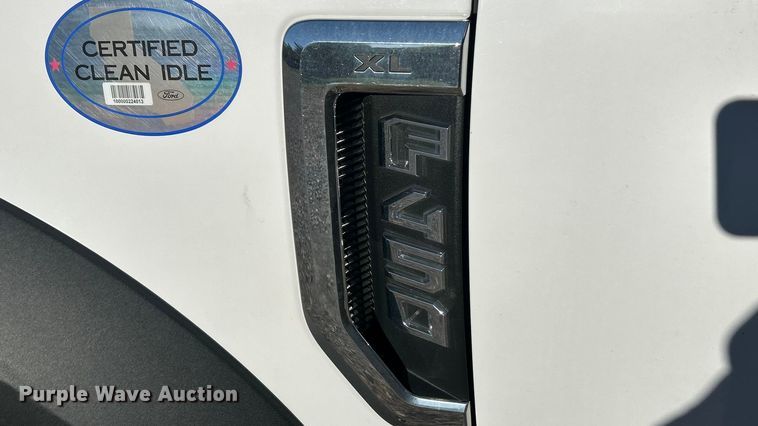 image for item ET6502 2018 Ford F450 Super Duty SuperCab flatbed truck