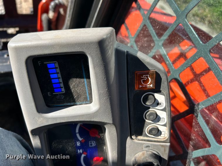 image for item ET6503 2022 Kubota SVL97-2 tracked skid steer loader