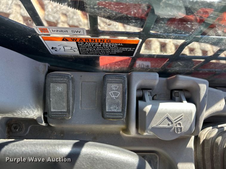 image for item ET6503 2022 Kubota SVL97-2 tracked skid steer loader