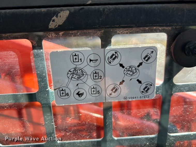 image for item ET6503 2022 Kubota SVL97-2 tracked skid steer loader