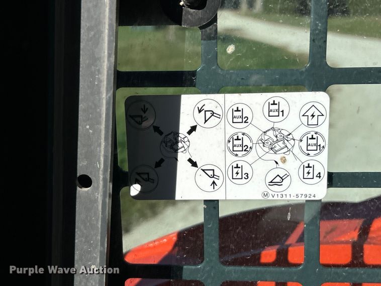 image for item ET6503 2022 Kubota SVL97-2 tracked skid steer loader