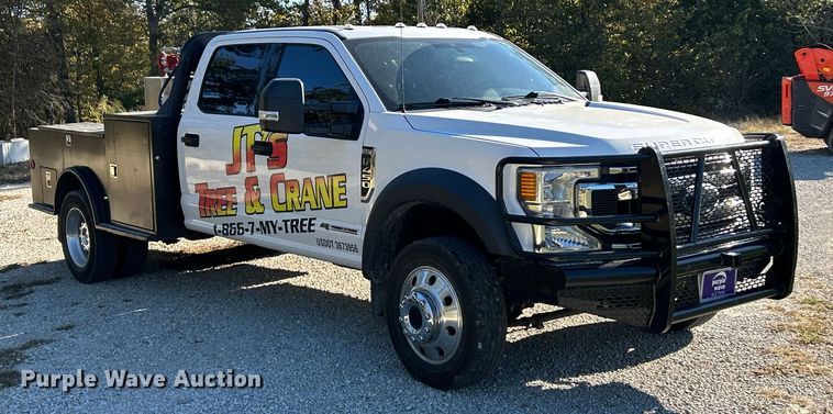 image for item ET6504 2020 Ford F450 Super Duty Crew Cab flatbed truck