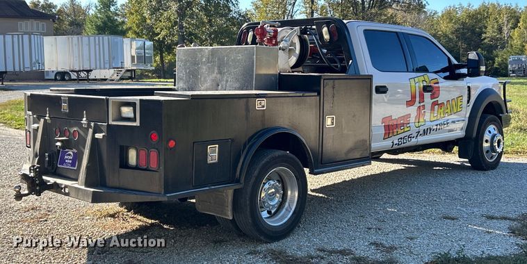 image for item ET6504 2020 Ford F450 Super Duty Crew Cab flatbed truck