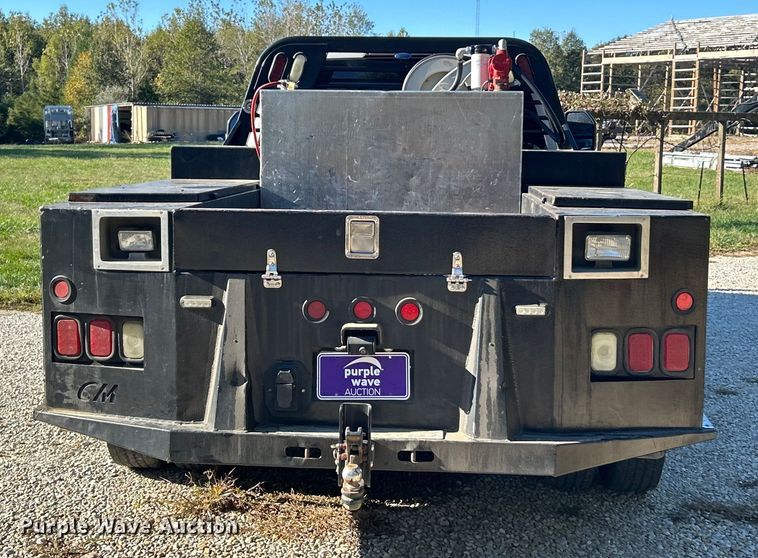 image for item ET6504 2020 Ford F450 Super Duty Crew Cab flatbed truck