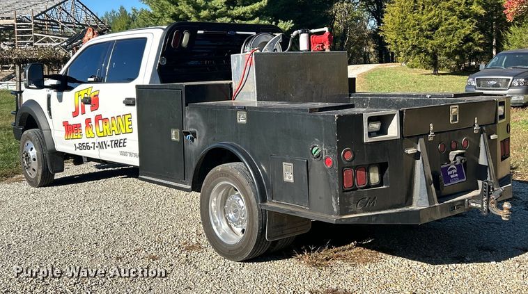 image for item ET6504 2020 Ford F450 Super Duty Crew Cab flatbed truck