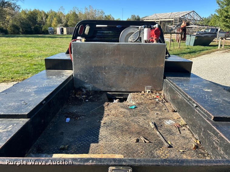 image for item ET6504 2020 Ford F450 Super Duty Crew Cab flatbed truck