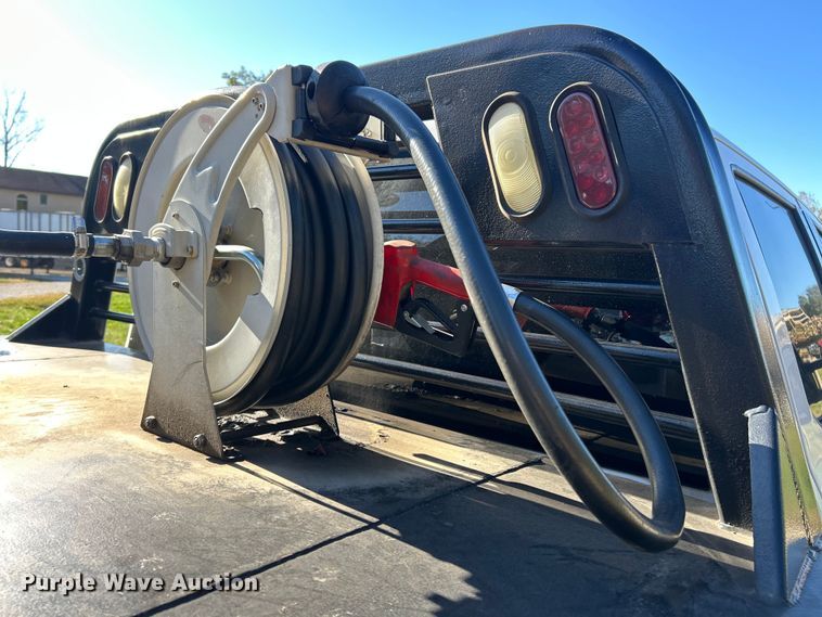 image for item ET6504 2020 Ford F450 Super Duty Crew Cab flatbed truck