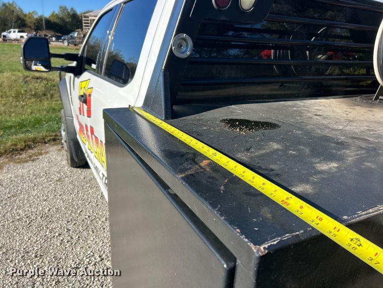 image for item ET6504 2020 Ford F450 Super Duty Crew Cab flatbed truck