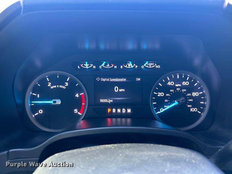 image for item ET6504 2020 Ford F450 Super Duty Crew Cab flatbed truck