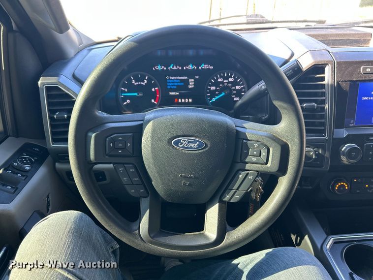 image for item ET6504 2020 Ford F450 Super Duty Crew Cab flatbed truck