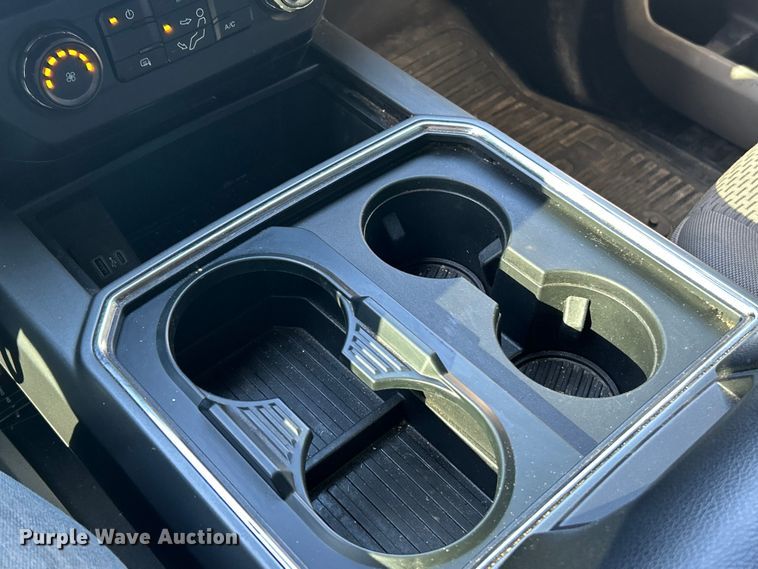 image for item ET6504 2020 Ford F450 Super Duty Crew Cab flatbed truck