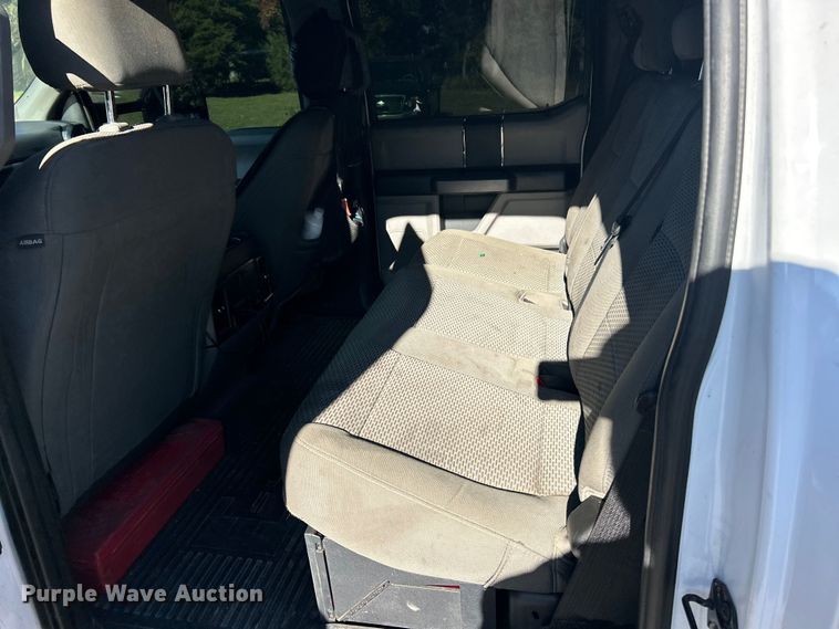 image for item ET6504 2020 Ford F450 Super Duty Crew Cab flatbed truck