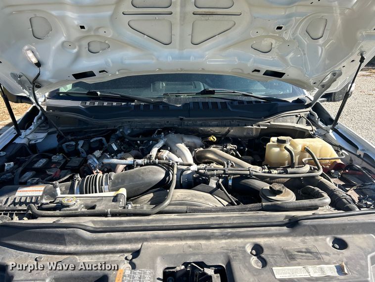 image for item ET6504 2020 Ford F450 Super Duty Crew Cab flatbed truck