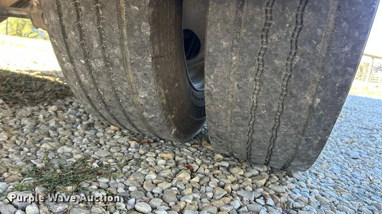 image for item ET6504 2020 Ford F450 Super Duty Crew Cab flatbed truck