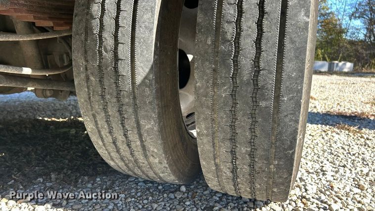 image for item ET6504 2020 Ford F450 Super Duty Crew Cab flatbed truck