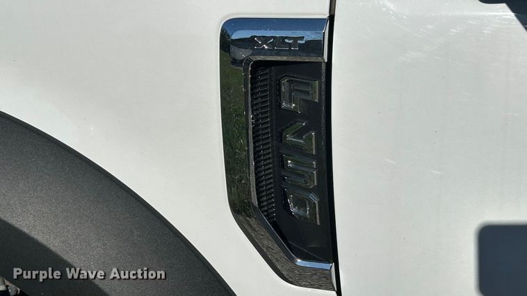 image for item ET6504 2020 Ford F450 Super Duty Crew Cab flatbed truck