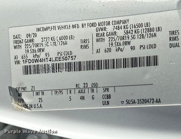 image for item ET6504 2020 Ford F450 Super Duty Crew Cab flatbed truck