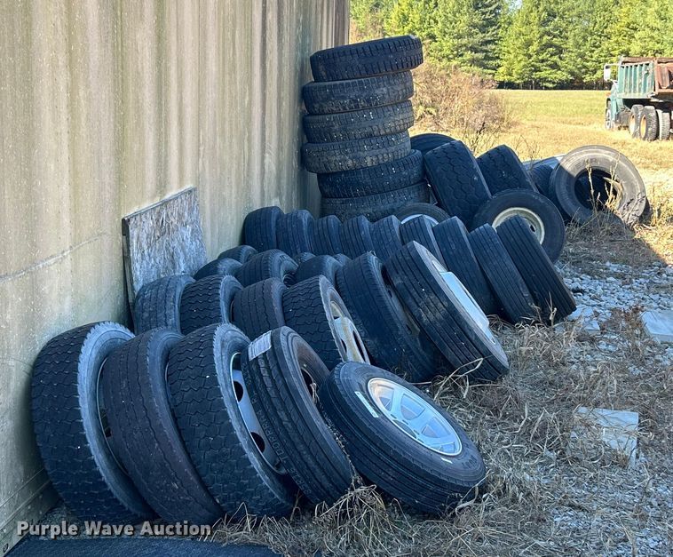 image for item ET6510 Tires and wheels 