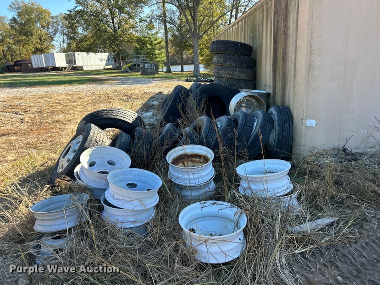 image for item ET6510 Tires and wheels 