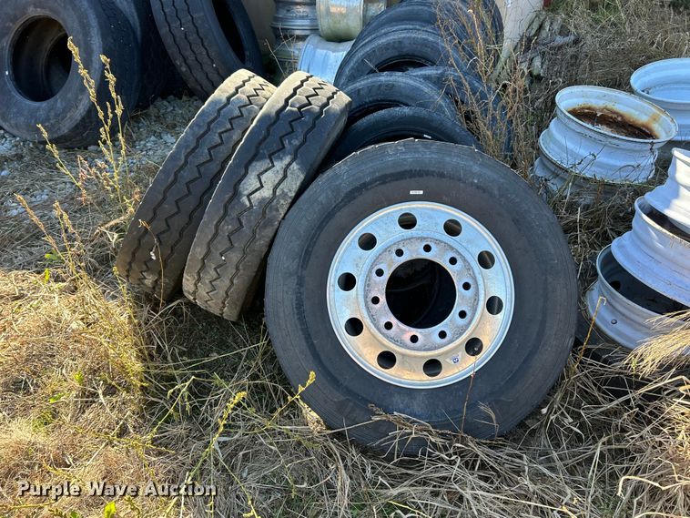 image for item ET6510 Tires and wheels 