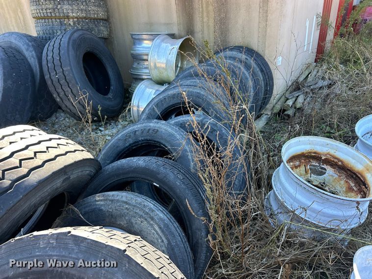 image for item ET6510 Tires and wheels 