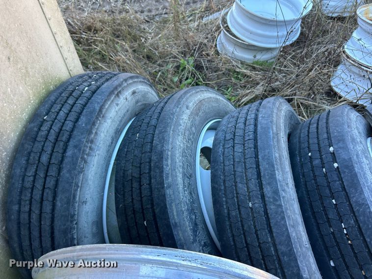 image for item ET6510 Tires and wheels 