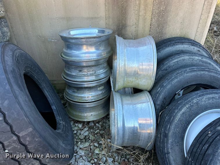 image for item ET6510 Tires and wheels 